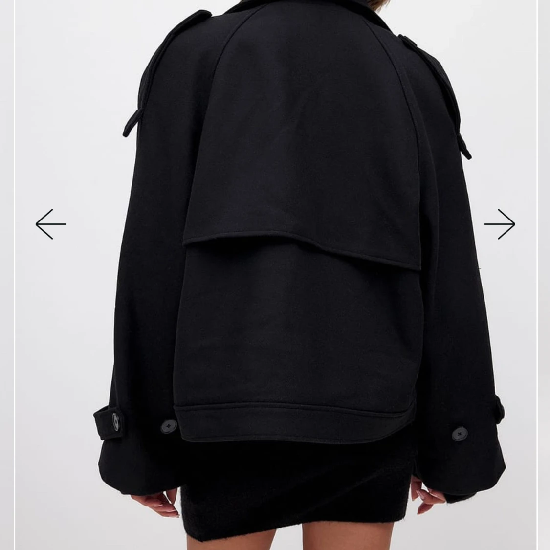 Svart kort skepparkavaj med knappar - 2