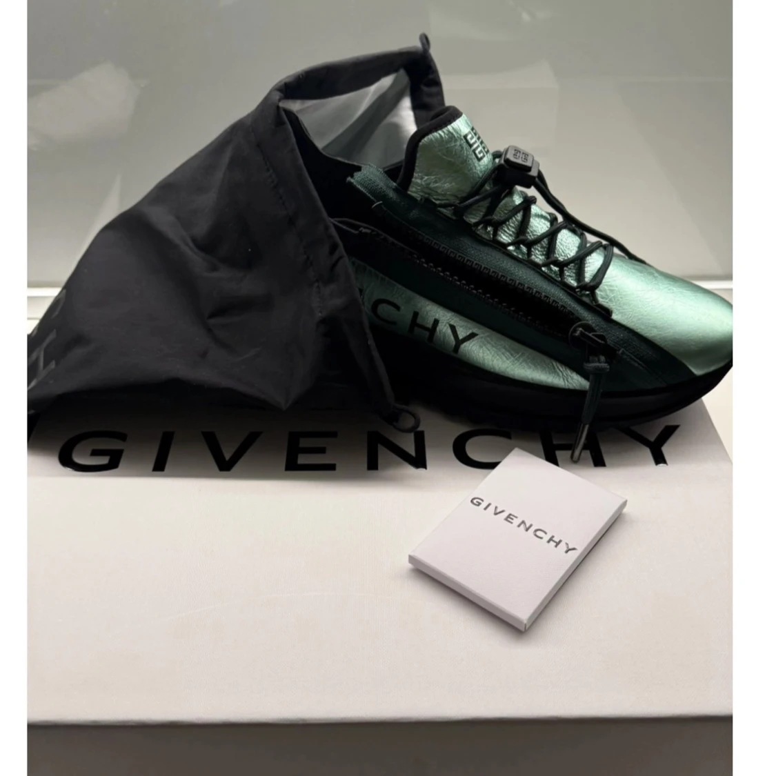 Helt nya Givenchy-skor – aldrig använda!Storlek 42 - 1