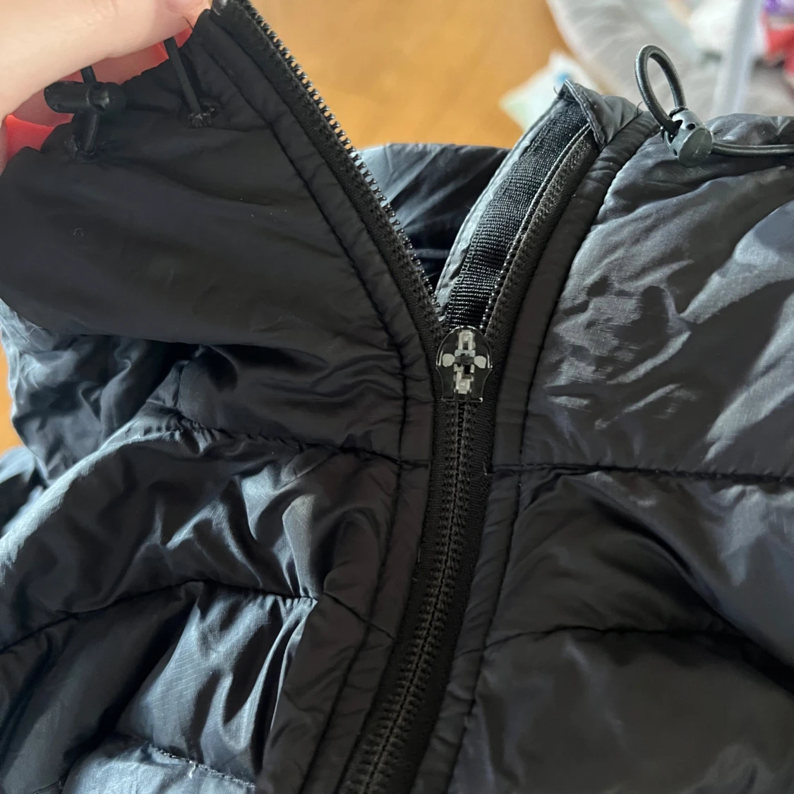 Svart dunjacka från Peak Performance - 1