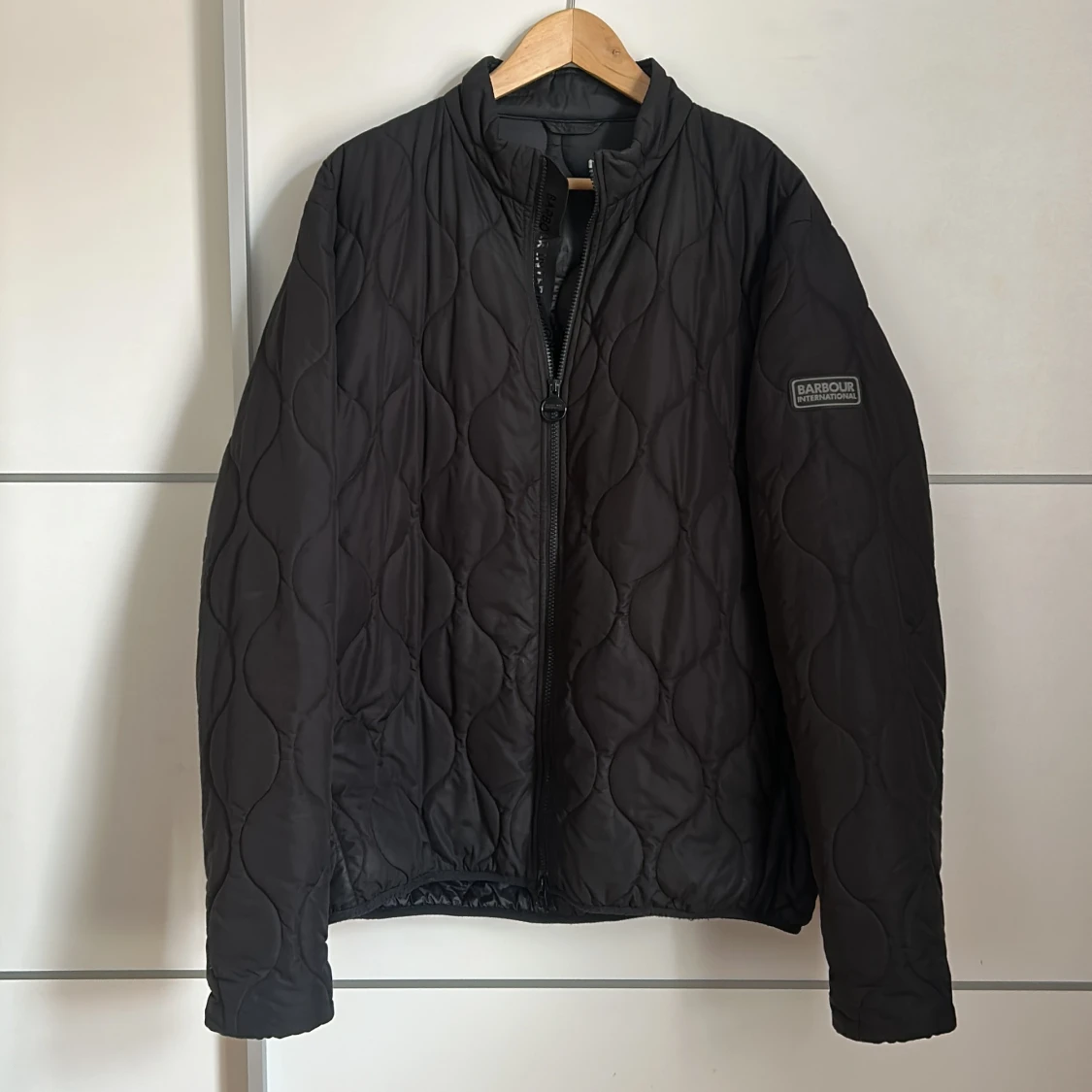 Svart quiltad jacka Barbour XL