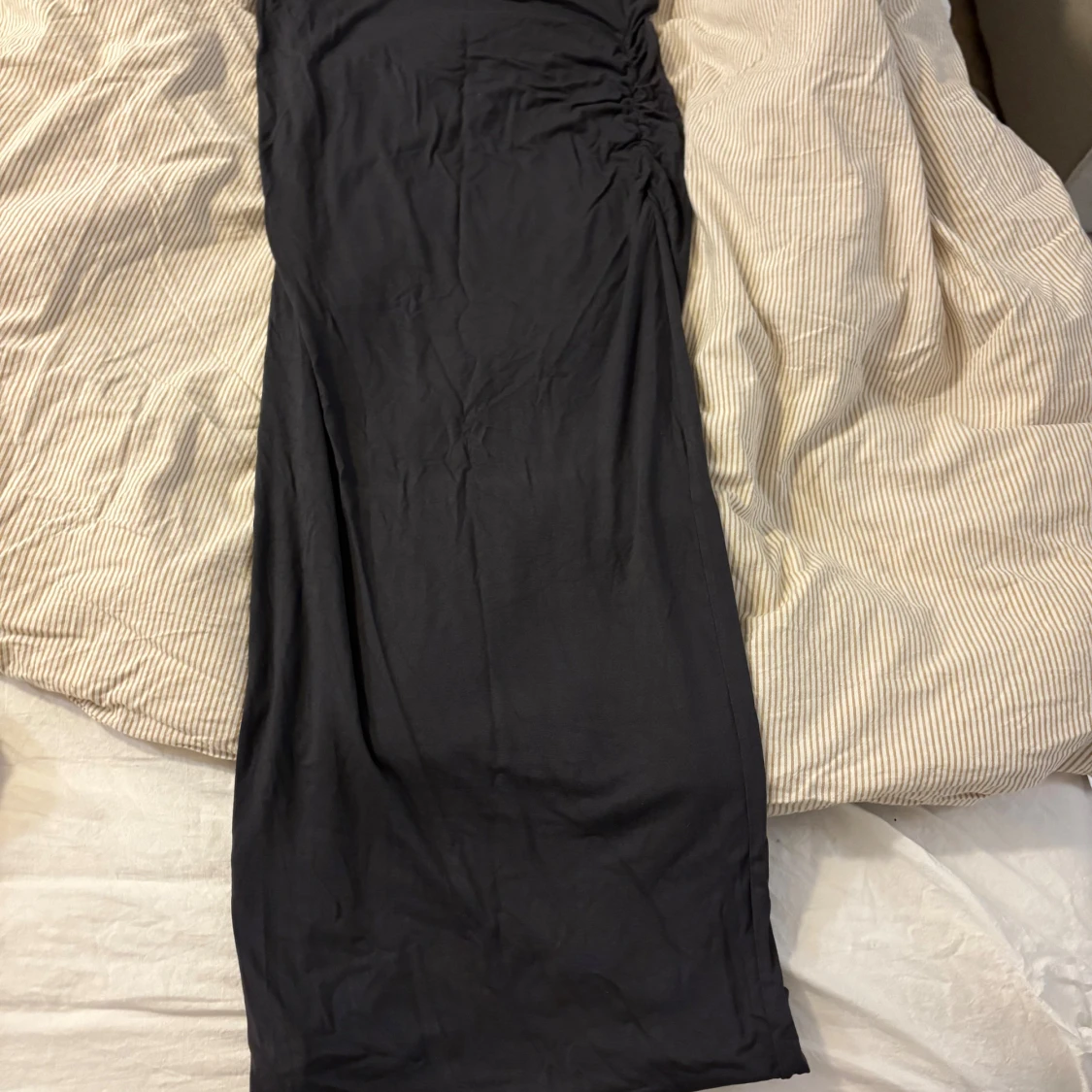 Grå långkjol från Gina Tricot