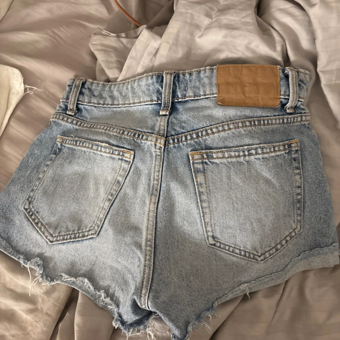 Ljusblå jeansshorts från Zara - 2