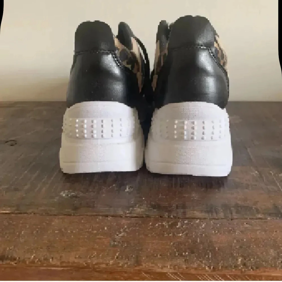 Chunky sneakers med leopardmönster nya  - 2