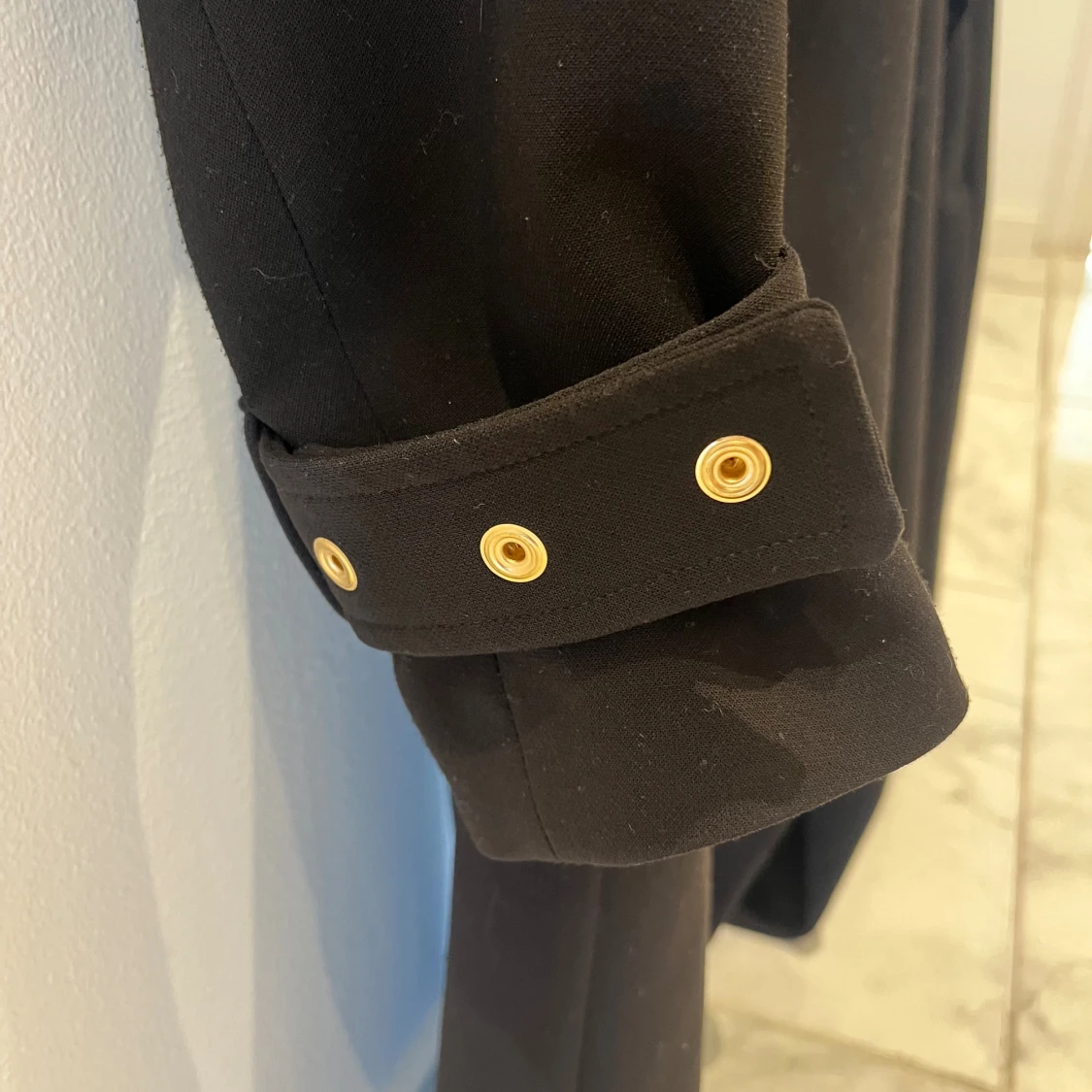 Svart kappa från H&M, strl 34 - 1