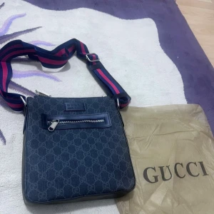 Väska - Helt ny. Inte använd.