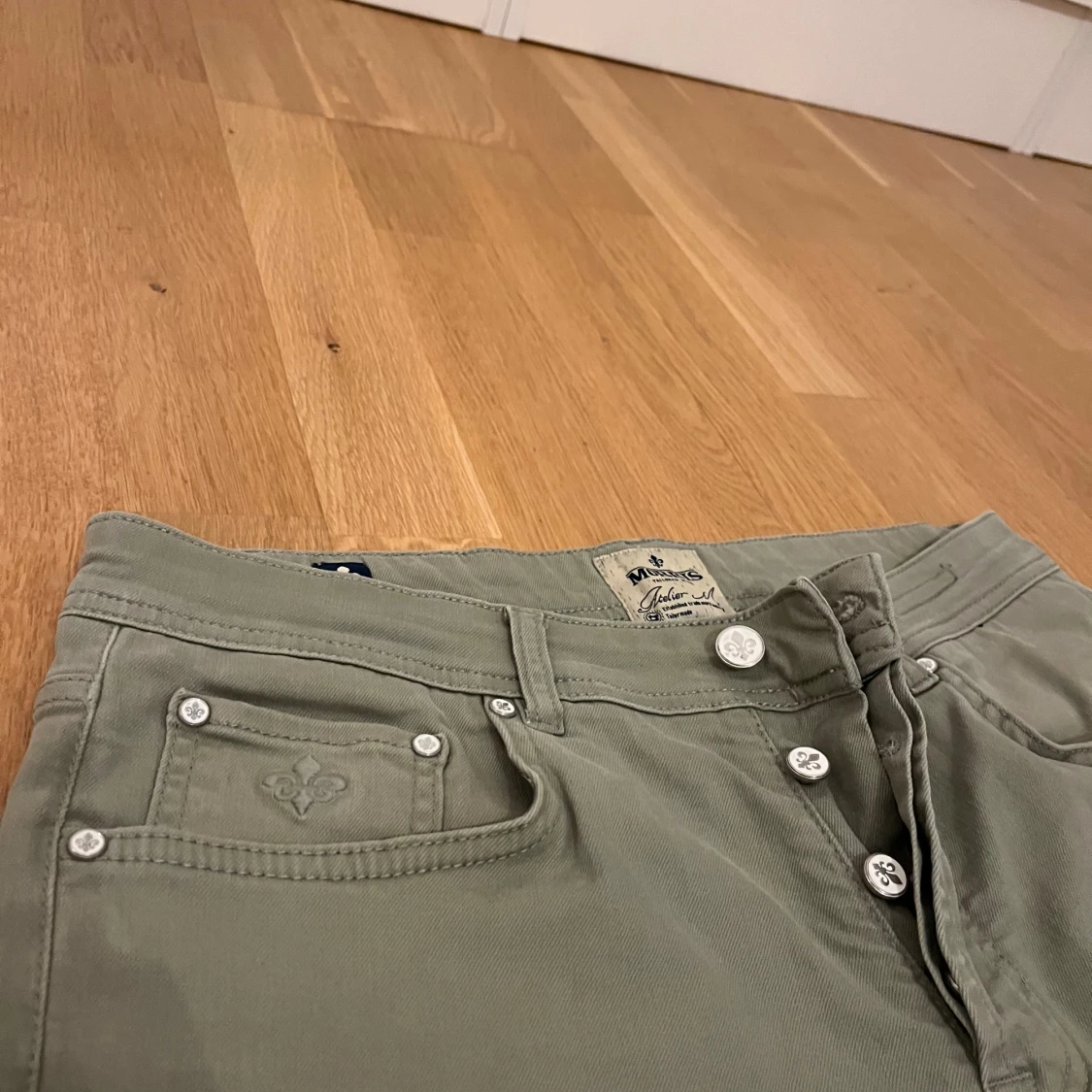 Olivgröna byxor från Morris, 33/32 - 1