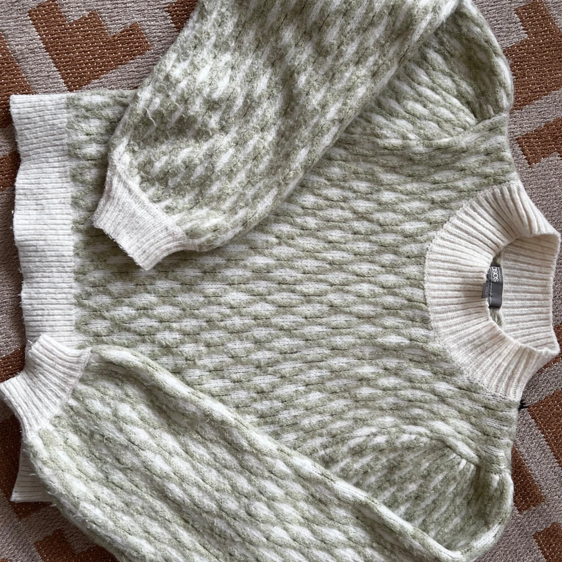 Vit och ljusgrön stickad tröja från ASOS - 3