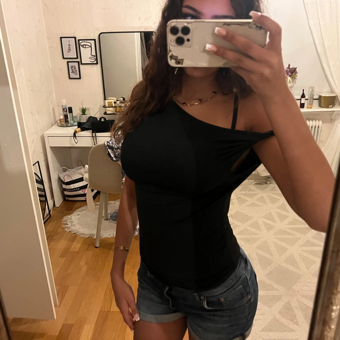 Svart asymmetrisk topp med oneshoulder - 1