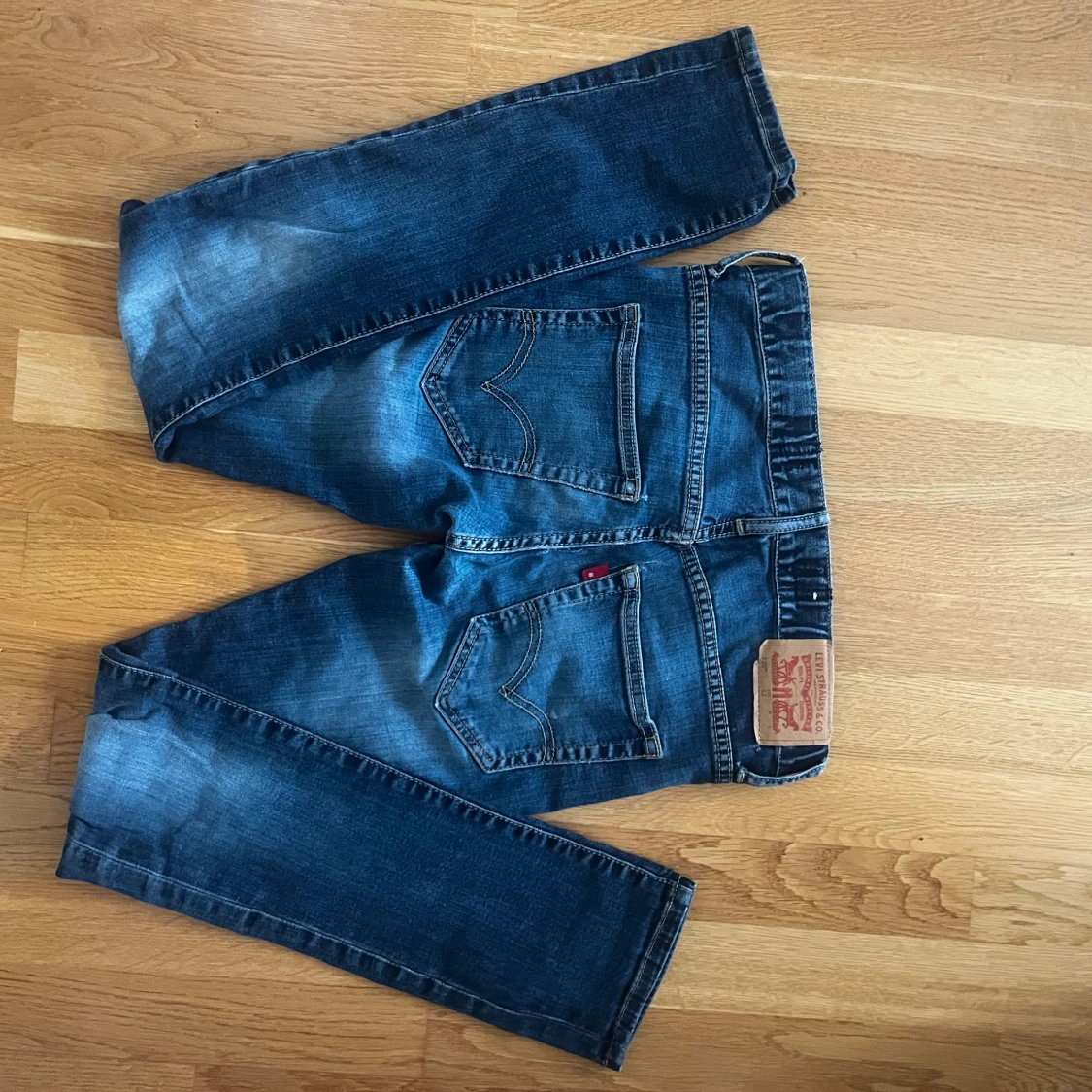 Levi's 520 jeans i mörkblå denim - 1
