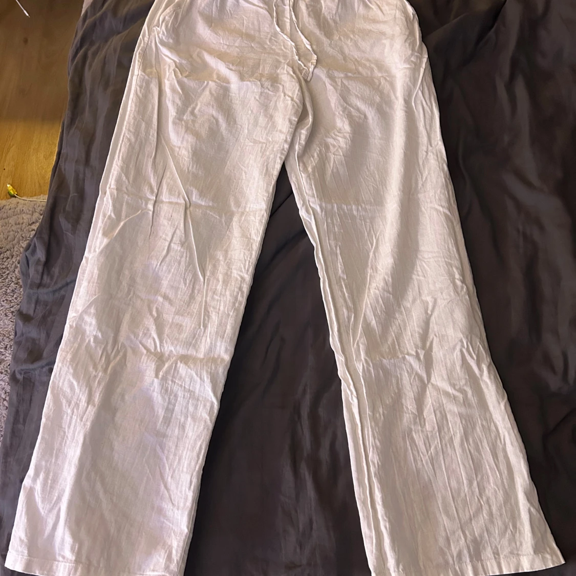 Vita linnebyxor från Gina tricot - 3