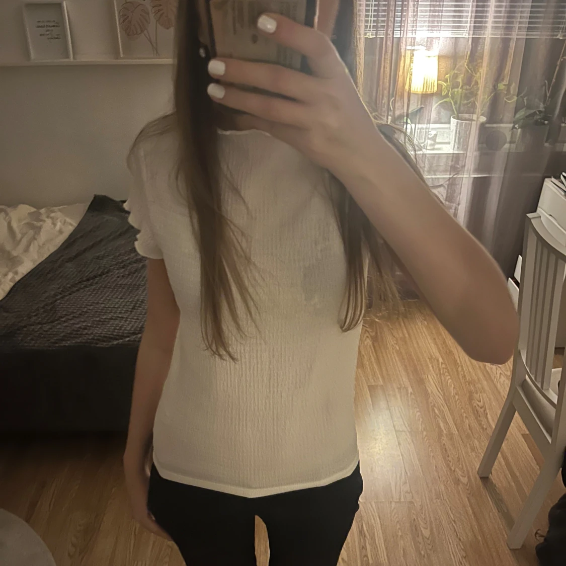 Vit ribbad topp med volangkrage - 2