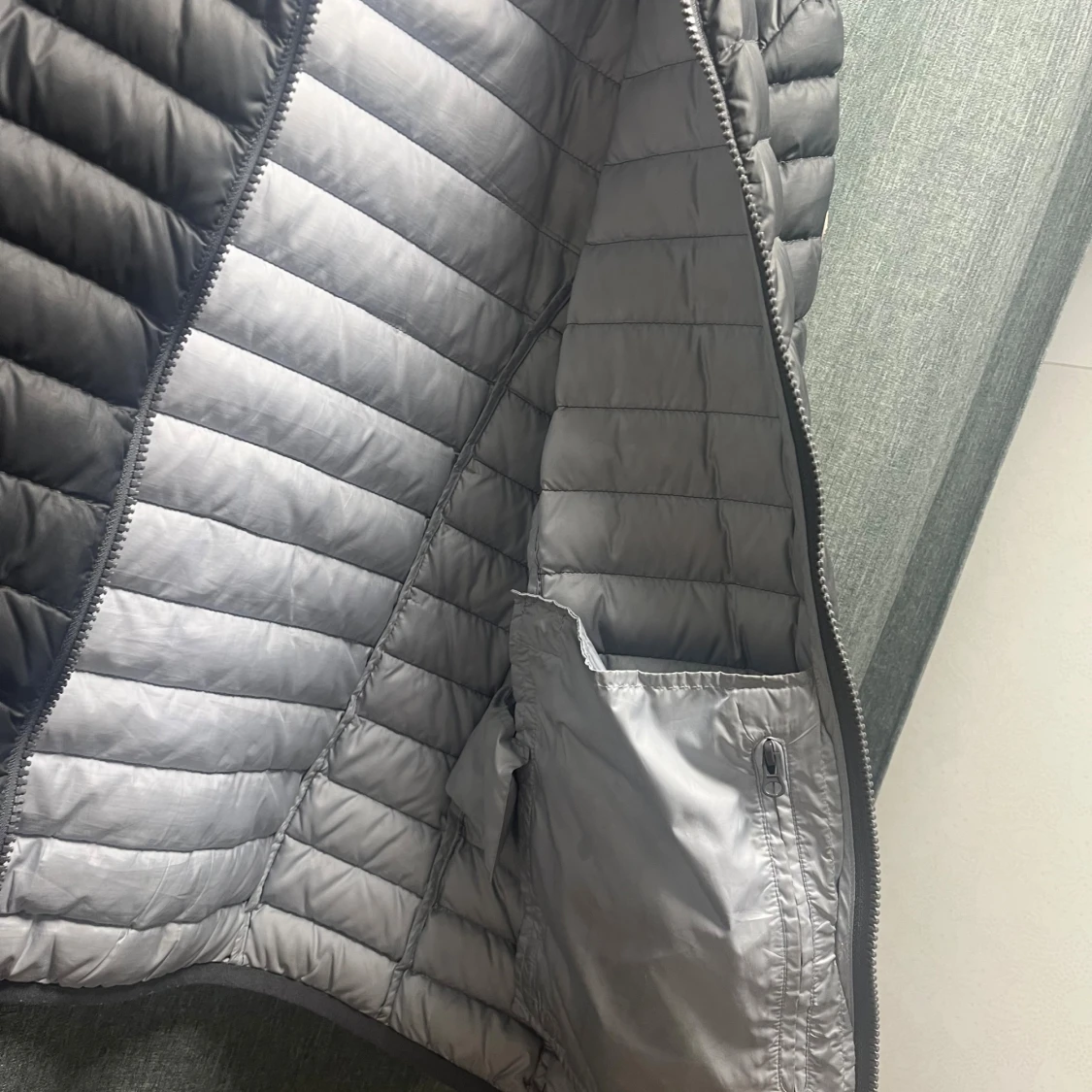 Svart pufferjacka från Colmar - 3