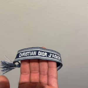 Dior armband  - Säljer detta dior armband, tveka inte att kontakta mig vid funderingar!