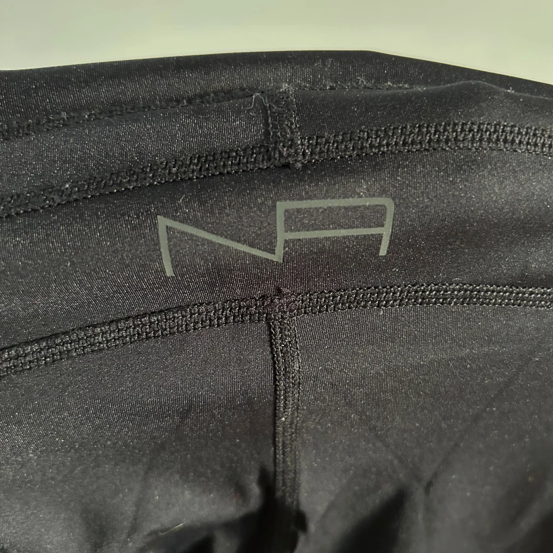 Svarta träningstights från NA - 2