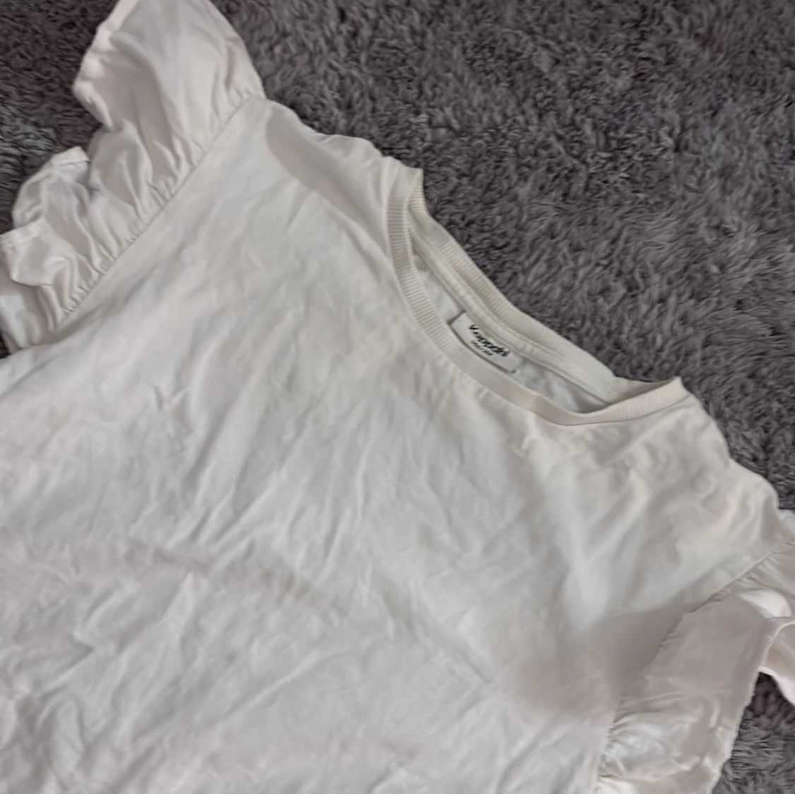 Vit volangärmad topp från Kappahl - 2