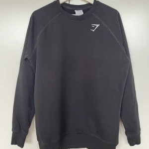 Svart sweatshirt från Gymshark - Svart sweatshirt från Gymshark, strl S. Använd men i gott skick 