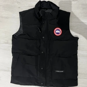 Canada Goose black vest - Size M