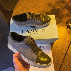 Lanvin Skor uk7 - Supersnygga skor från lanvin i ett gott skick! Allt og medföljer, storlek uk7 motsvarar 41-42 ca 