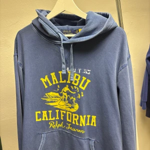 Ralph Lauren hoodie  - Väldigt sällsynt Ralph Lauren Malibu hoodie - Storlek M - Väldigt fint skick 