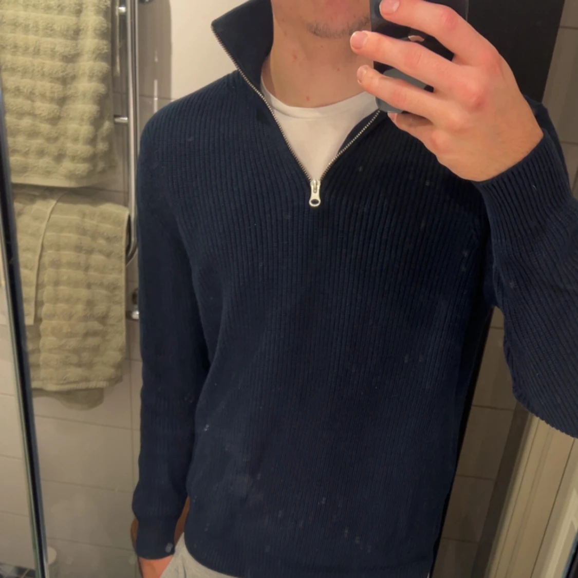 Marinblå stickad half zip från Zara
