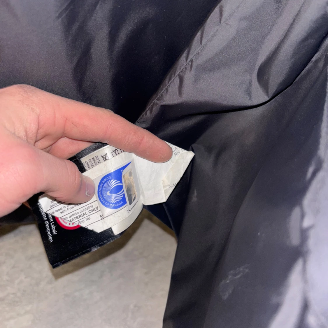 Svart dunväst från Canada Goose - 4