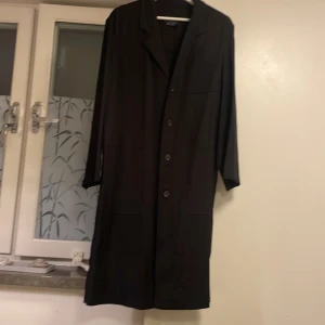 Ny lång blazer Business Casual Outfit - Enkelknäppt lång blazer/trenchcoat-jacka från Zara. Avslappnad och mångsidig, lämplig för matchning och formell