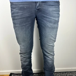 Slim Jeans Från Jack And Jones - Snygga blå jeans från Jack & Jones| Passform Glenn|Storlek 30/34| Modell 181 & 71KG| Snabbköp| Pris kan diskutera|