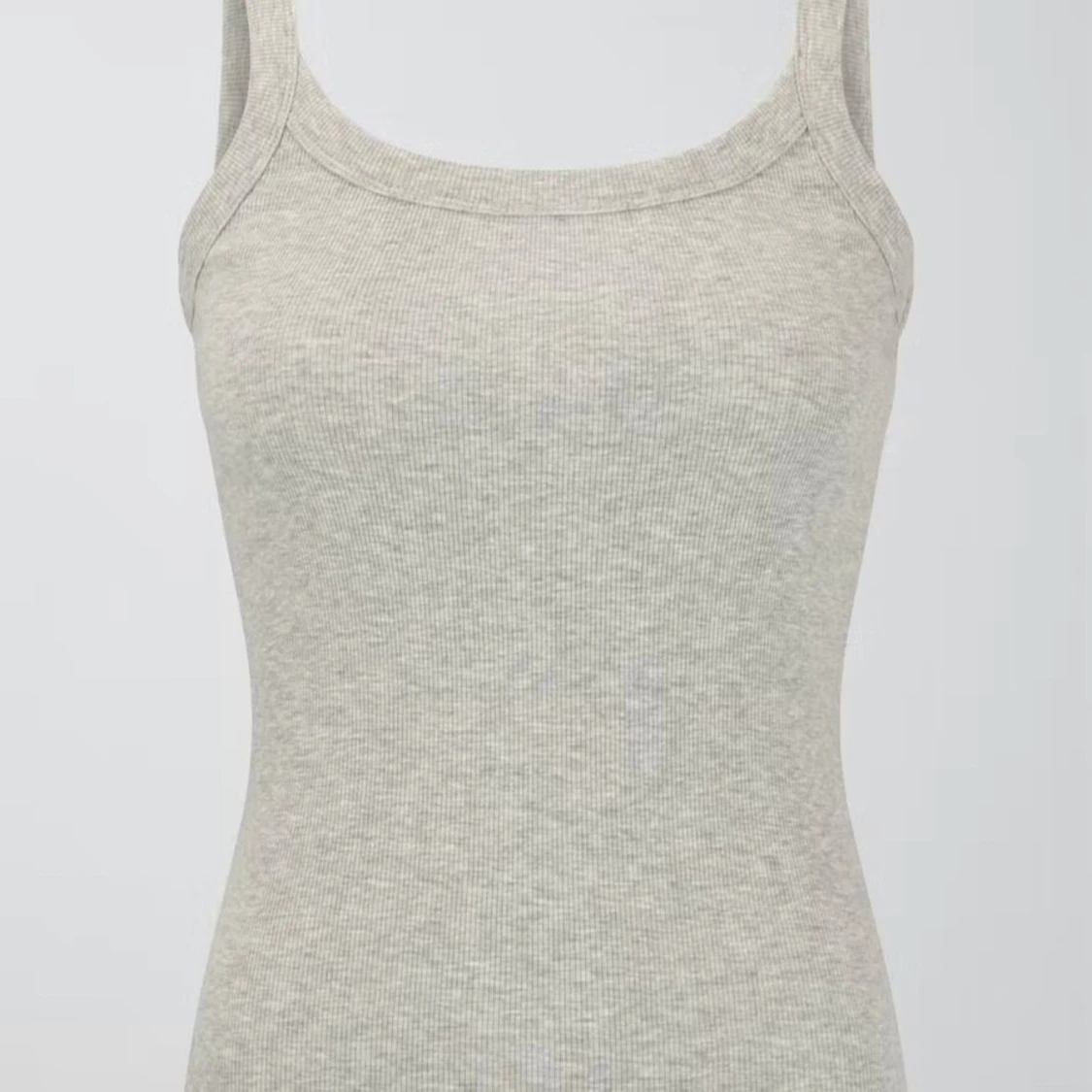 Grå linnetopp från Gina tricot