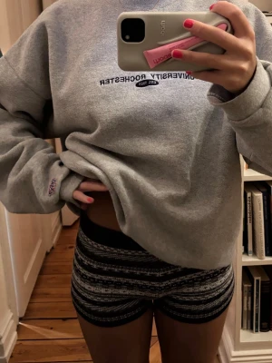 Shorts - Säljer ett par tighta stickade shorts med fint mönster