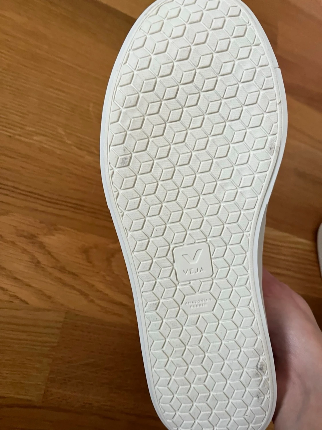 Vita Veja sneakers med svart detalj - 5