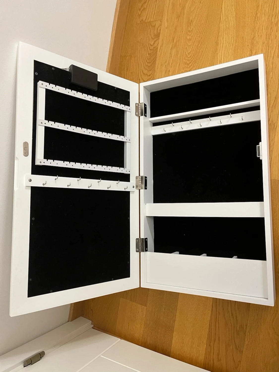 Sminkspegel med LED-belysning och förvaring - 1