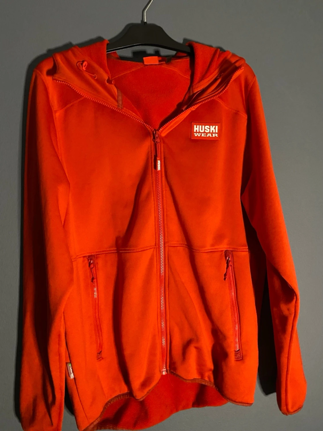 Röd fleecehoodie från Huski Wear XL