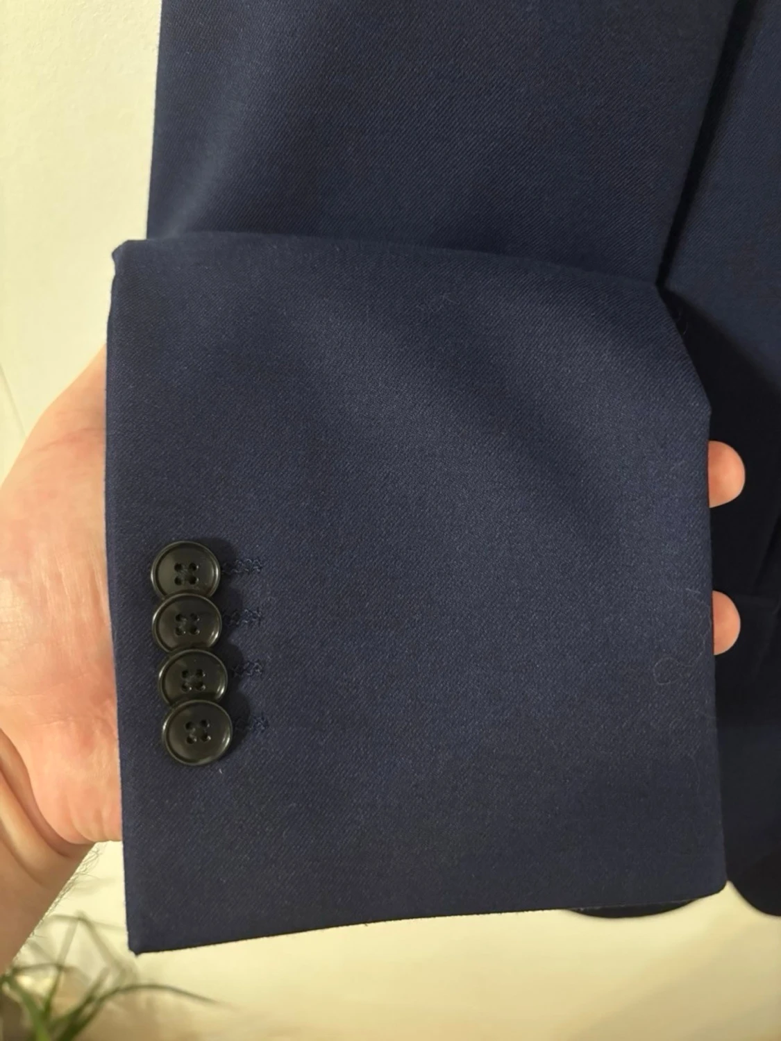 Mörkblå kostym från Riley Brothers - 1