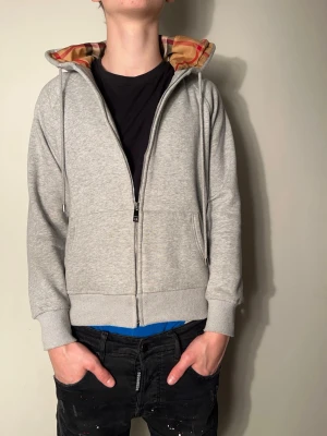 Ej orginal - Ej orginal burberry hoddie