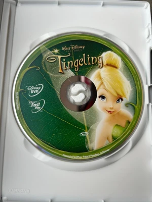 Tingeling dvd - Disney DVD film: Tingeling.  OBS! Skivan ligger i fel fodral, det är alltså INTE bratz.  Finns på språk: Svenska, Engelska   DVD - OBS!! skivorna är begagnade så det kan förekomma repor/hairlines på skivorna, men då jag kollar igenom alla filmer jag säljer garanterar jag att alla funkar felfritt om inget annat står! :)