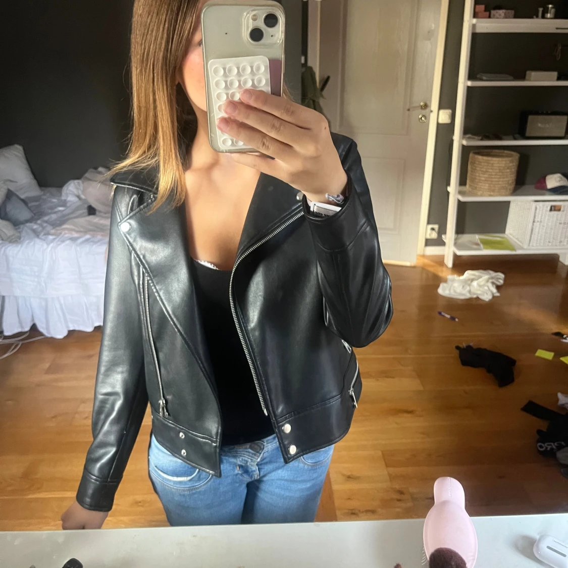 Svart skinnjacka med dragkedjor - 1