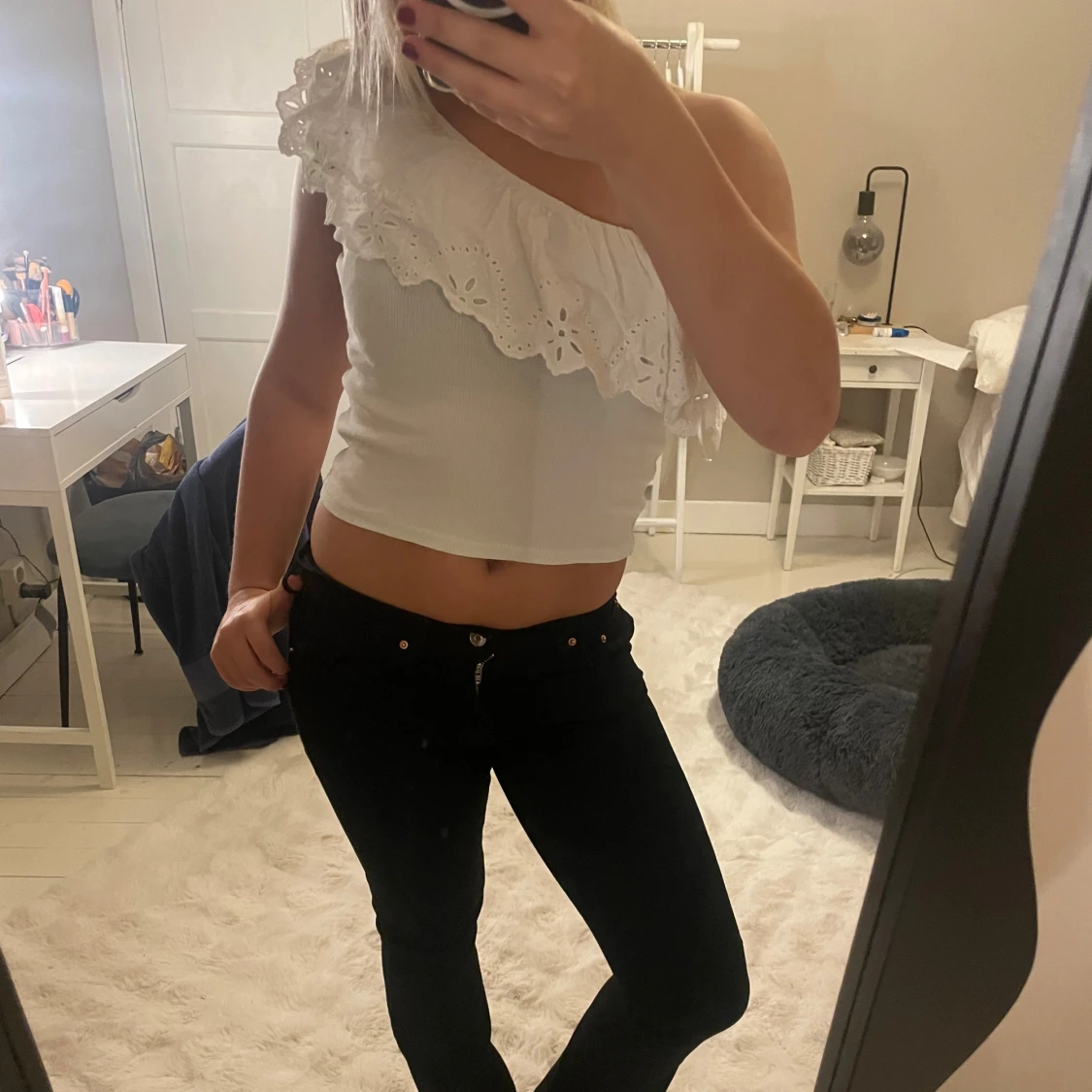 Vit oneshoulder topp från Zara