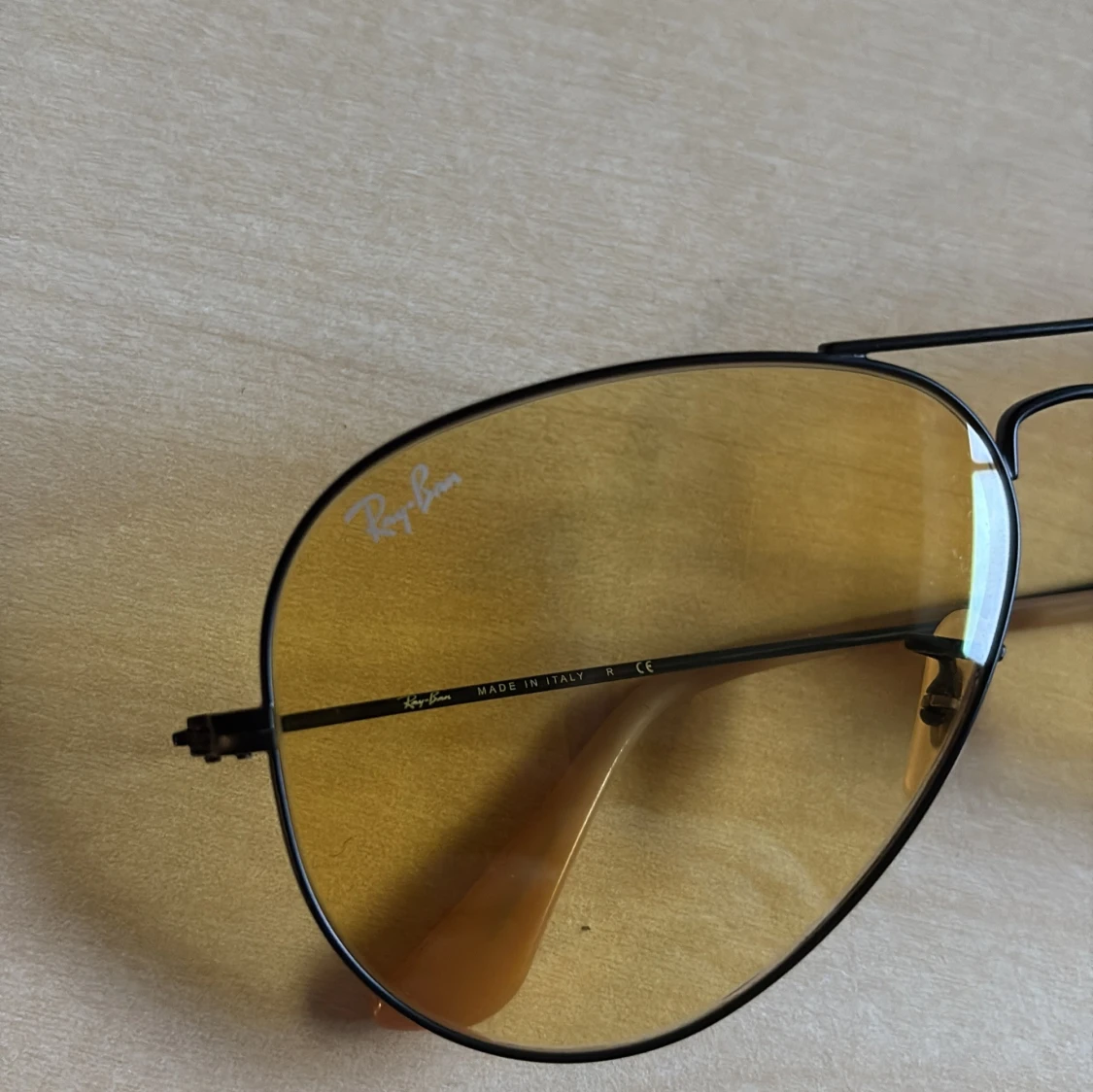 Ray-Ban aviator polarized glasögon med gul ton - 2
