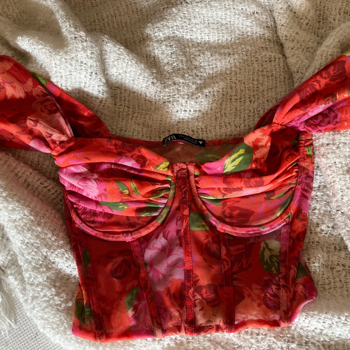 Blommig rosa/röd korsettopp från Zara - 1