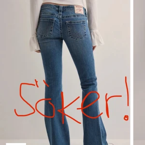 Söker!!💕 - Söker dom hära jeansen från true religion me rosa sömmar!! I strl w24. Skriv till mig om ni har o vill sälja, helst under 900kr💕