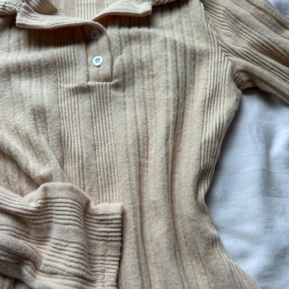 Beige ribbad pikétröja med krage oanvänd  - 4
