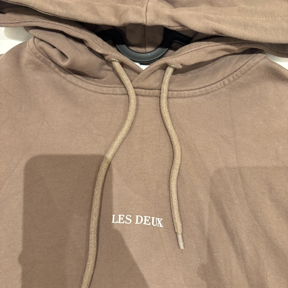 Brun hoodie från Les Deux - 1