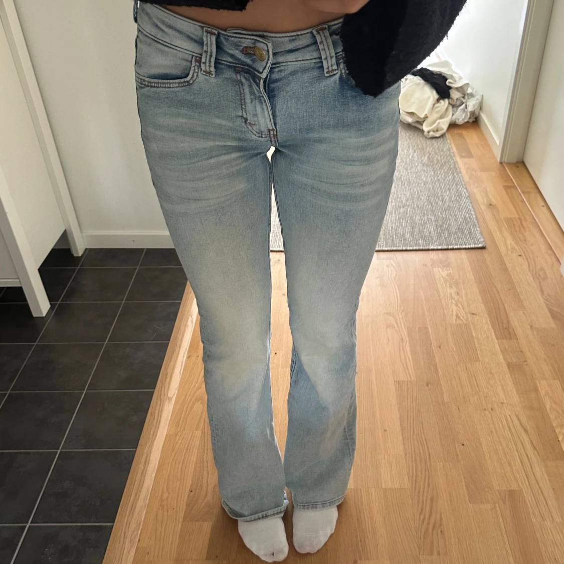 Ljusblå bootcut jeans