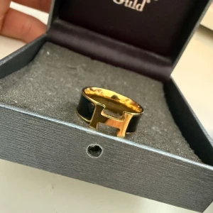 Ring från HRMZ - Ny ring från ”känt märke” av stainless steel
