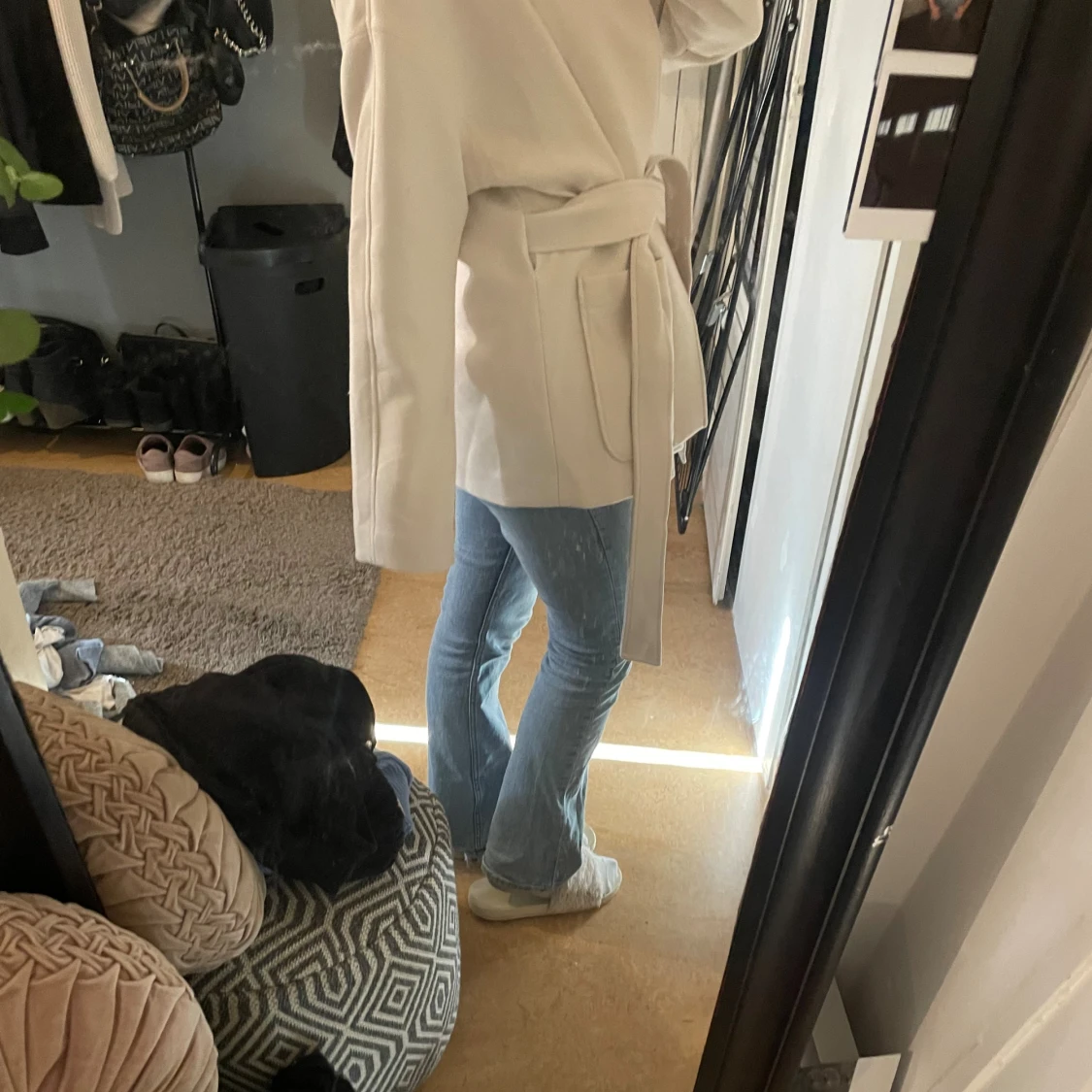 Beige kappa från H&M med bälte - 1