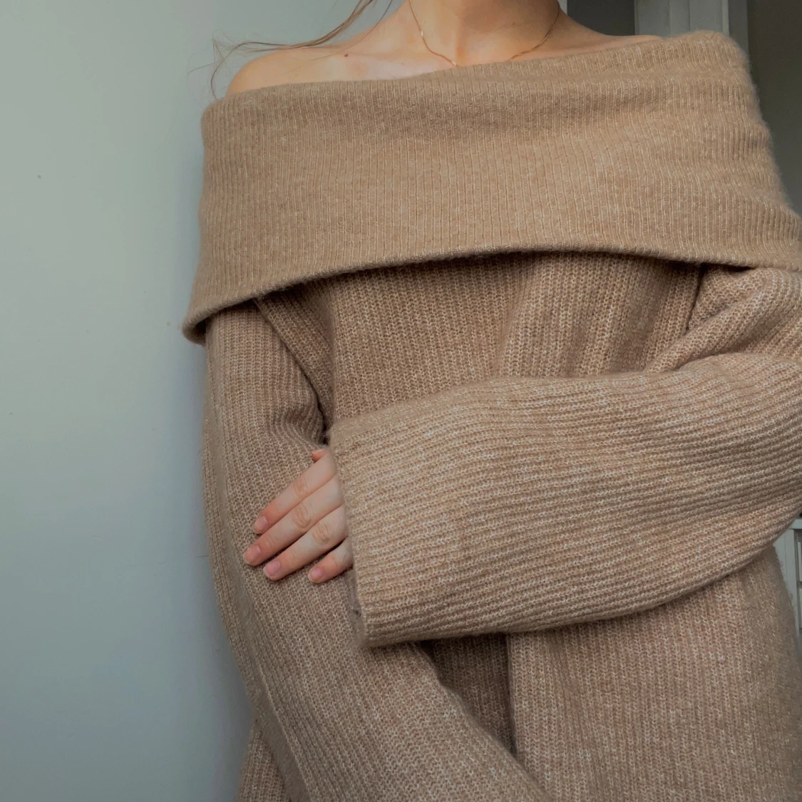 Beigebrun offshoulder stickad tröja // oversized - 3