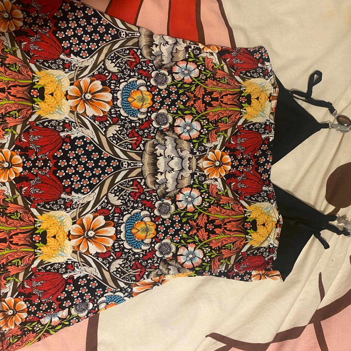 Färgglad blommig top  - 1