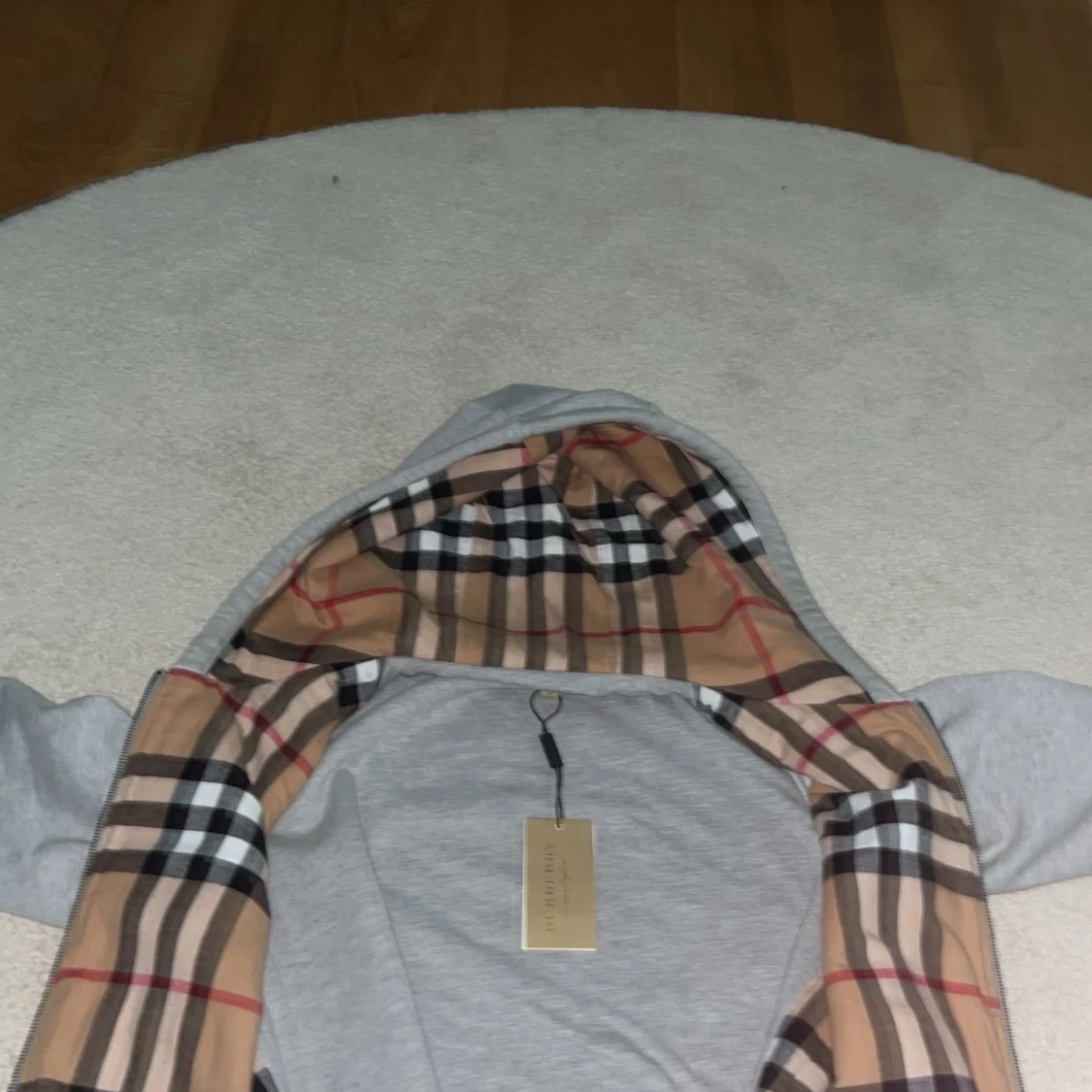 Grå Burberry hoodie - 1