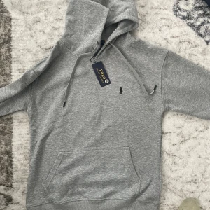 Grå Ralph lauren hoodie helt ny med tag  - Grå Ralph lauren hoodie helt ny med tag 🏷️ 