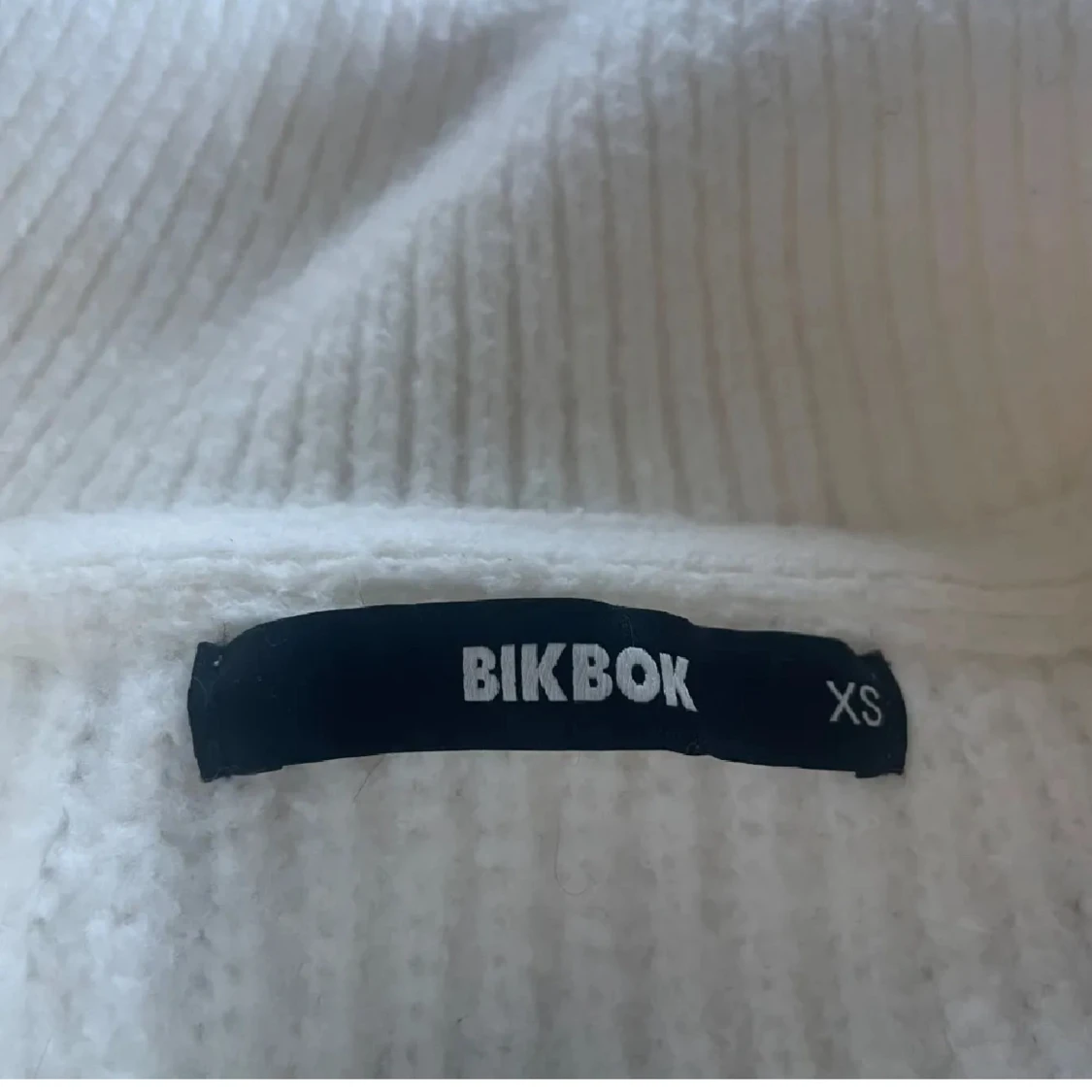 Vit ribbad kofta från BikBok XS - 1